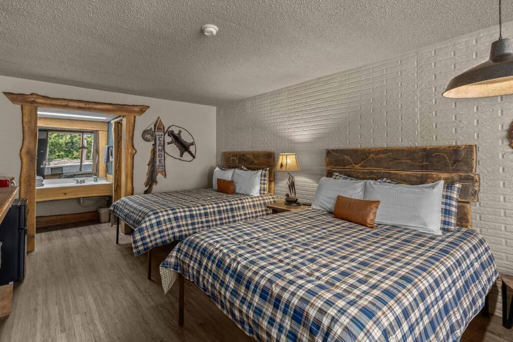Stonegate Lodge 2 Queen Beds Fast Wifi 50" Tv Salt Water Pool Room #207 Eureka Springs Eksteriør bilde
